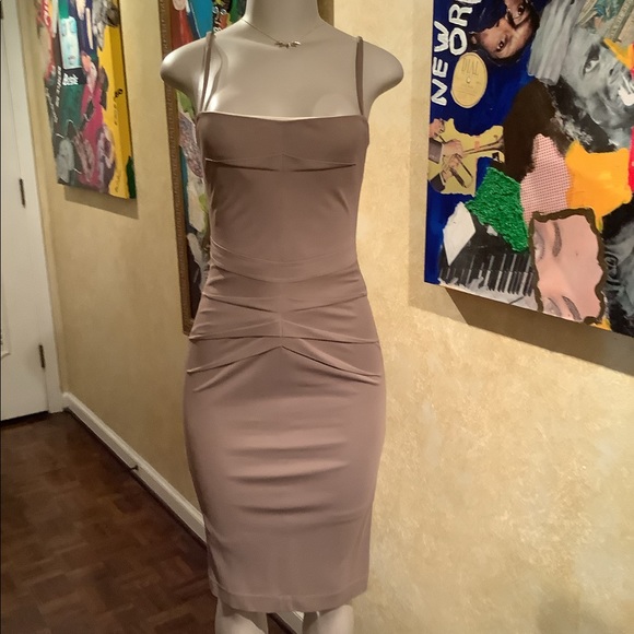 Andy The Anh body-hugging dress. - Picture 1 of 6